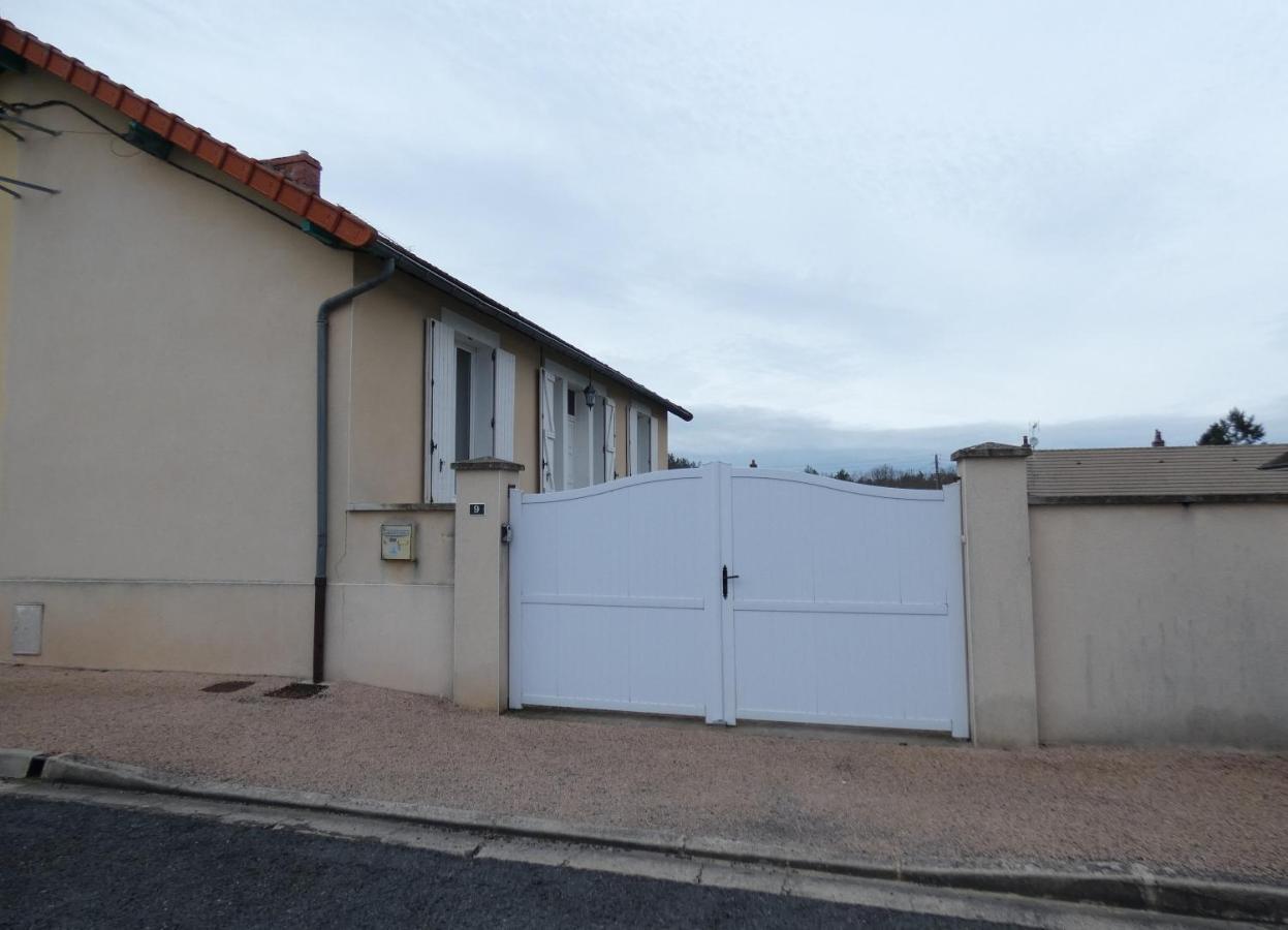 Gite De L Epinette Commentry Bagian luar foto