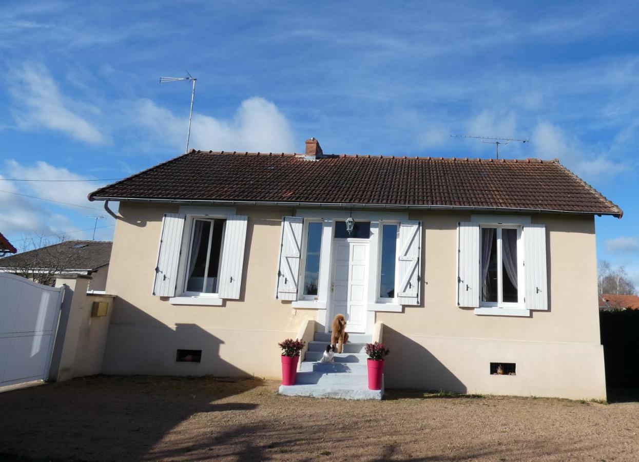 Gite De L Epinette Commentry Bagian luar foto